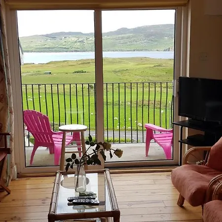 Beautiful 3 Bed With Balcony Sea View Apartment