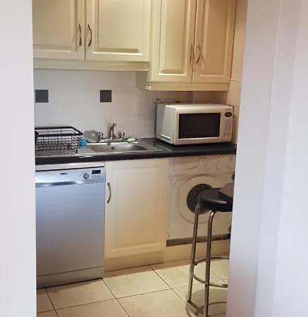 Beautiful 3 Bed With Balcony Sea View Διαμέρισμα *