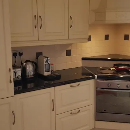 Beautiful 3 Bed With Balcony Sea View Διαμέρισμα *