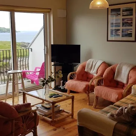 Διαμέρισμα Beautiful 3 Bed With Balcony Sea View *