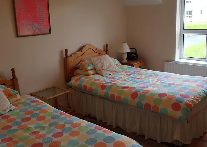 Beautiful 3 Bed With Balcony Sea View Appartamento *