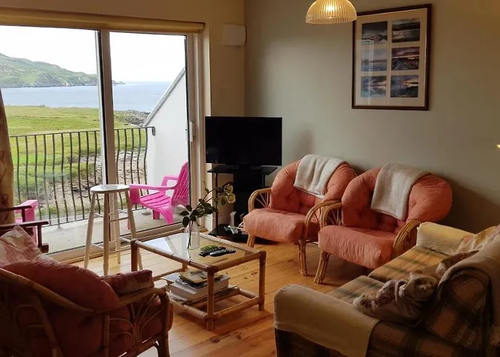 Апартаменты Beautiful 3 Bed With Balcony Sea View *